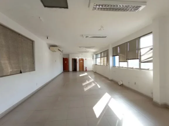 Imagem Galpão com 7032m² para locação em Sorocaba/SP.