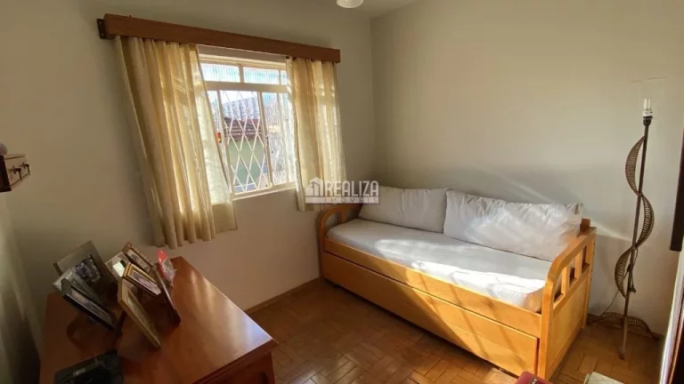 Imagem Casa à venda no bairro São Sebastião, em Uberaba - 4 dormitórios e 3 banheiros