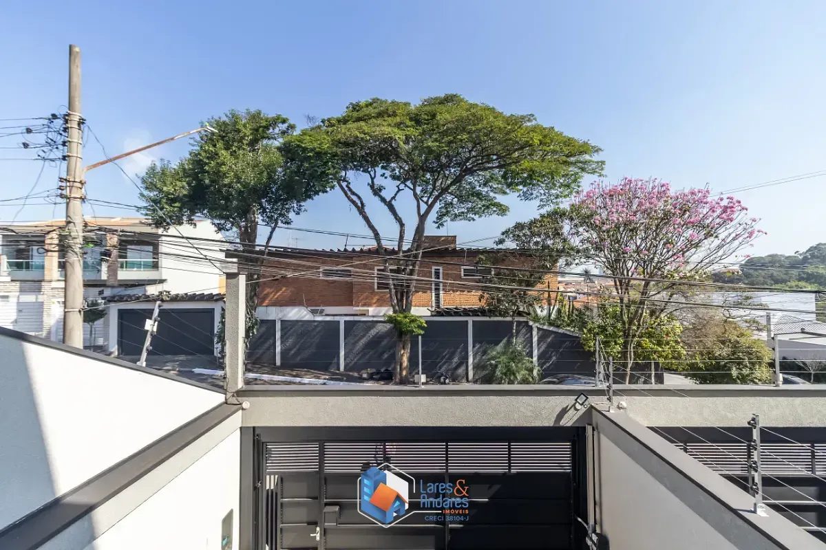 Imagem Sobrado para venda em Parque São Domingos com 3 quartos, sendo 3 suítes, 208m²
