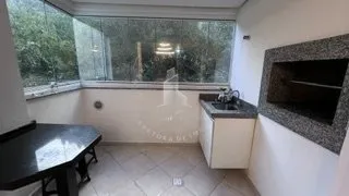 Imagem Apartamento com sofisticação e vista permanente para o oceano no litoral catarinense.