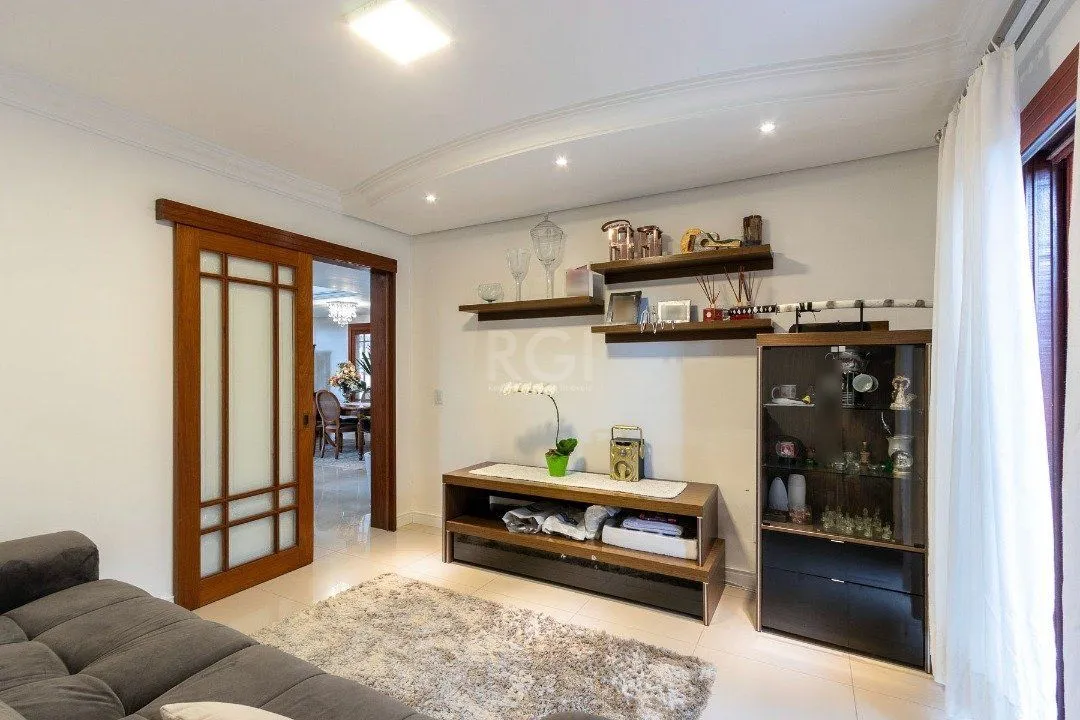 Imagem Casa para Venda - 293.76m², 3 dormitórios, sendo 1 suites, 6 vagas - Guarujá