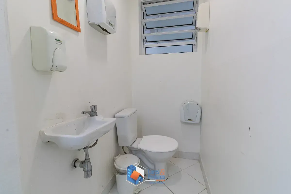 Imagem Casa comercial para venda em Água Branca, 300m²