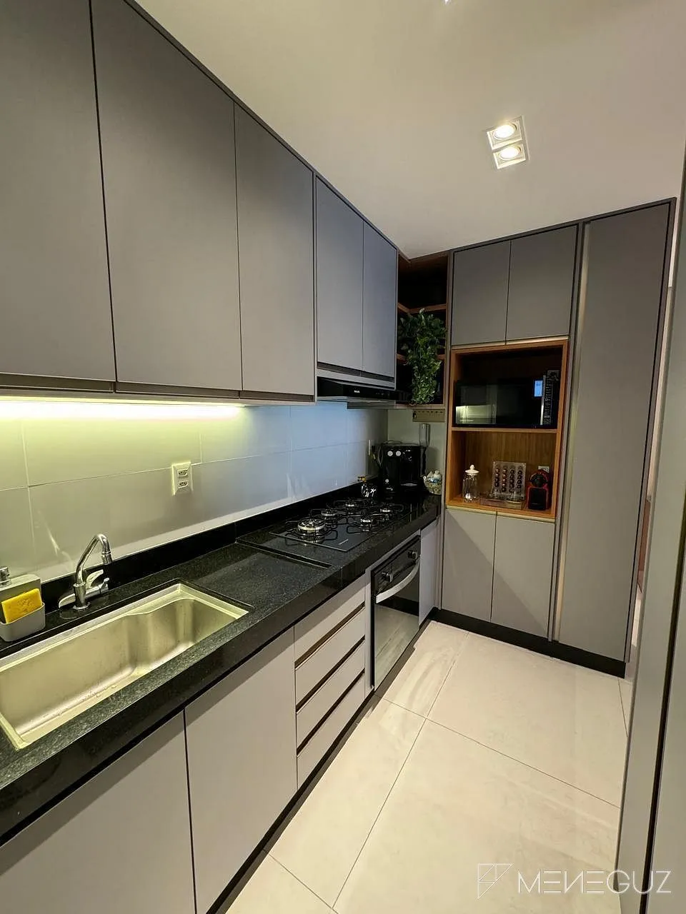 Imagem PRÉDIO AREZZO RESIDENCE APARTAMENTO NA PRAIA DO MORRO - GUARAPARI - ES 30 METROS DO MAR (PORTEIRA FECHADA)