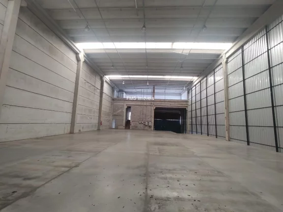Imagem Galpão Industrial para Locação em Diadema-SP, Bairro Piraporinha, 2 Banheiros, 8 Vagas, 1.025m² de Área