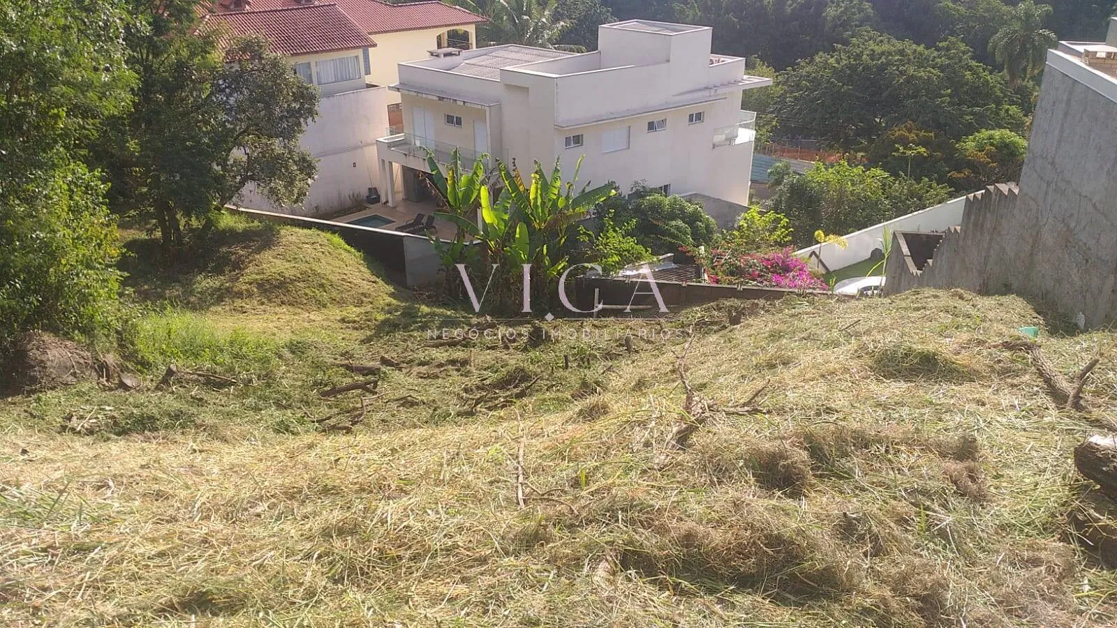 Imagem Terreno a venda com 611m² por R$ 450.000,00 - em Santana de Parnaíba/SP