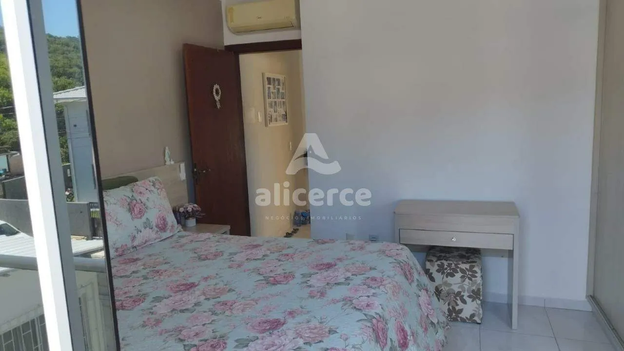 Imagem Sobrado à venda com 2 quartos , 70m² em Potecas São José