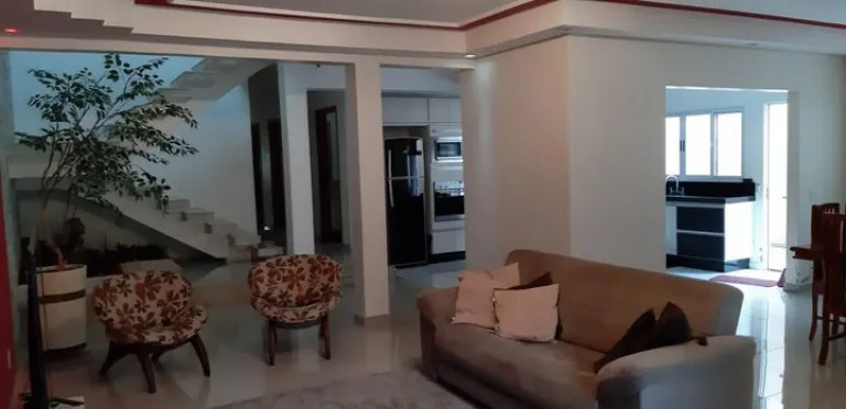 Casa com 3 Quartos à Venda, 213 m²em Jardim do Bosque - Hortolândia