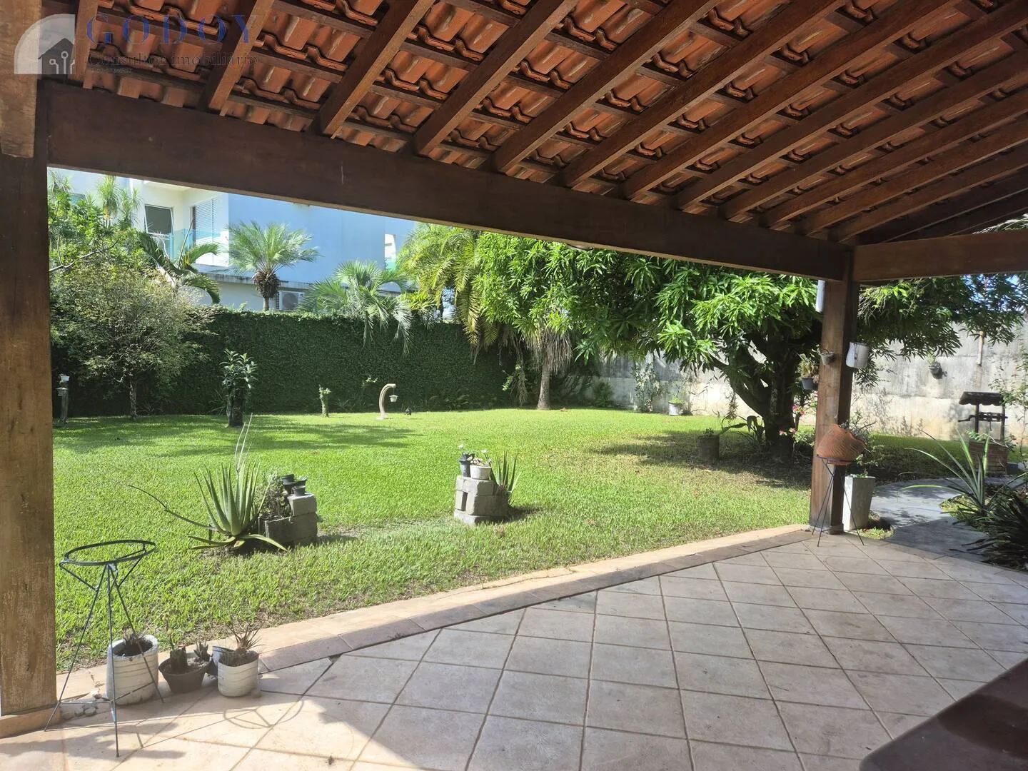 Imagem Casa à venda 3 Quartos, 3 Suites, 4 Vagas, 1086.2M², Condomínio Village Paineiras, Pindamonhangaba - SP