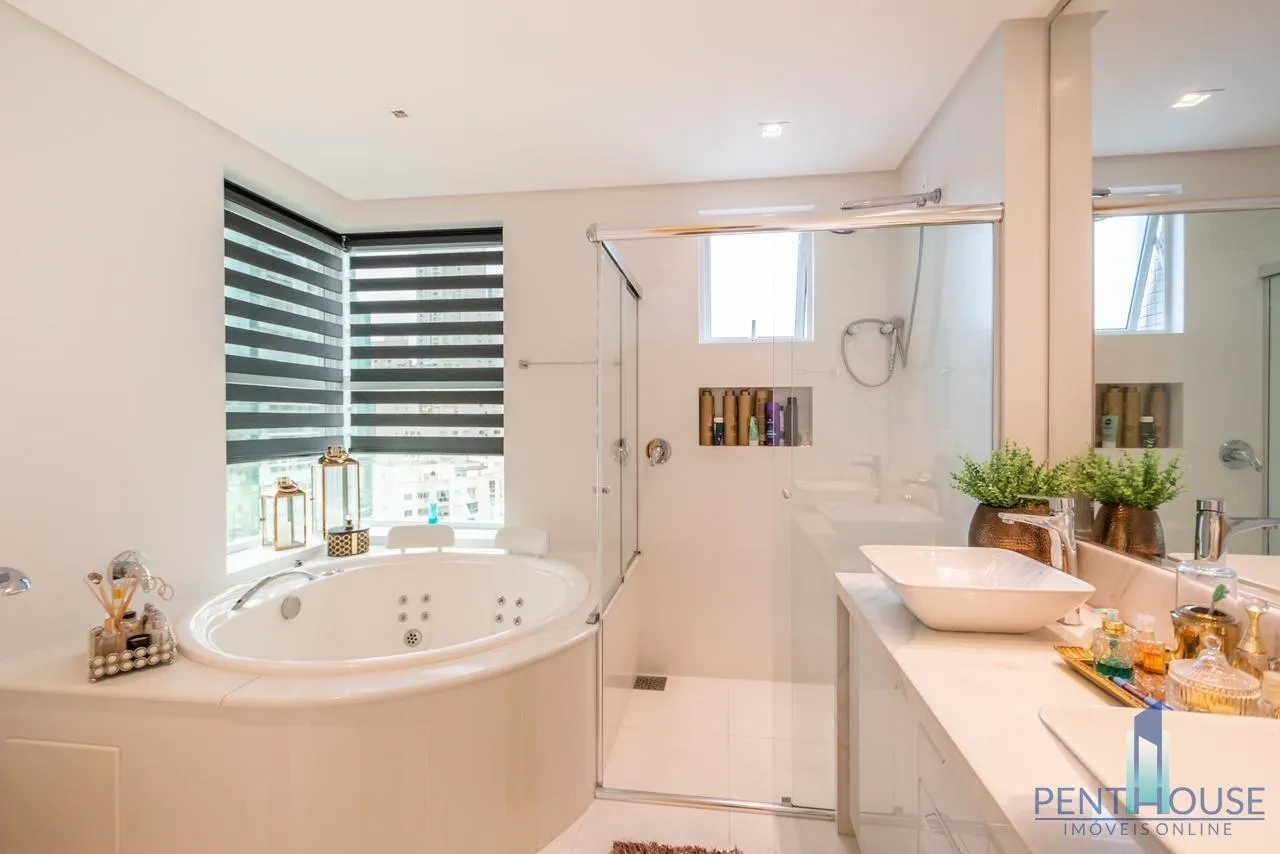 Imagem Apartamento Zona Central para Venda em Balneário Camboriú, CENTRO, 4 dormitórios, 4 suítes, 5 banheiros, 3 vagas