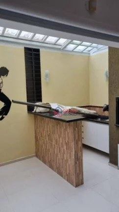 Imagem Sobrado mobiliado com piscina