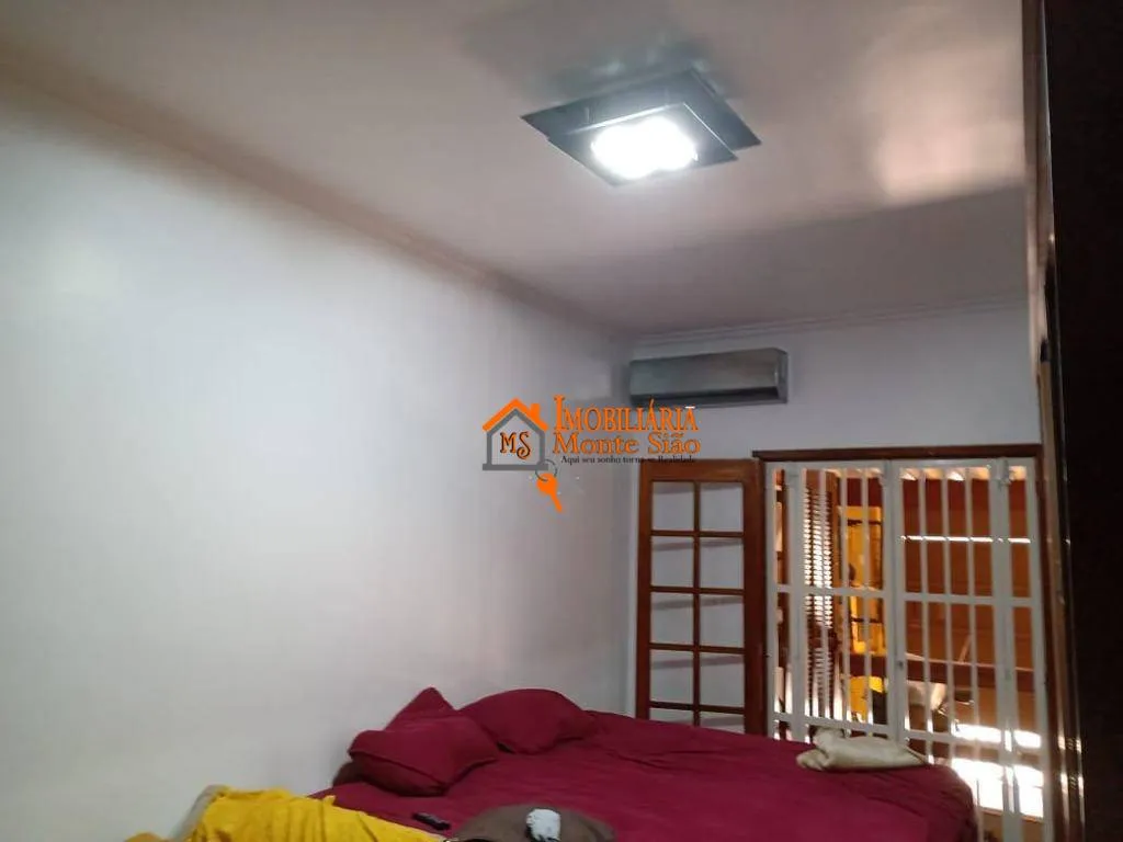 Imagem Casa com 3 dormitórios à venda, 194 m² por R$ 689.000,00 - Vila Rosália - Guarulhos/SP