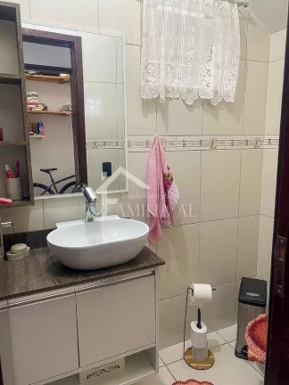 Imagem GEMINADO DE ESQUINA COM PISCINA NO MORRO DO MEIO