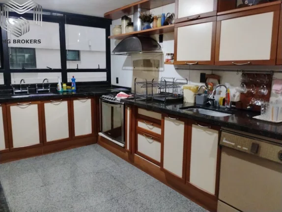 Imagem Imperdível! Apartamento de luxo com 4 suítes e 450m² em Icaraí, Niterói-RJ. Agende sua visita agora!