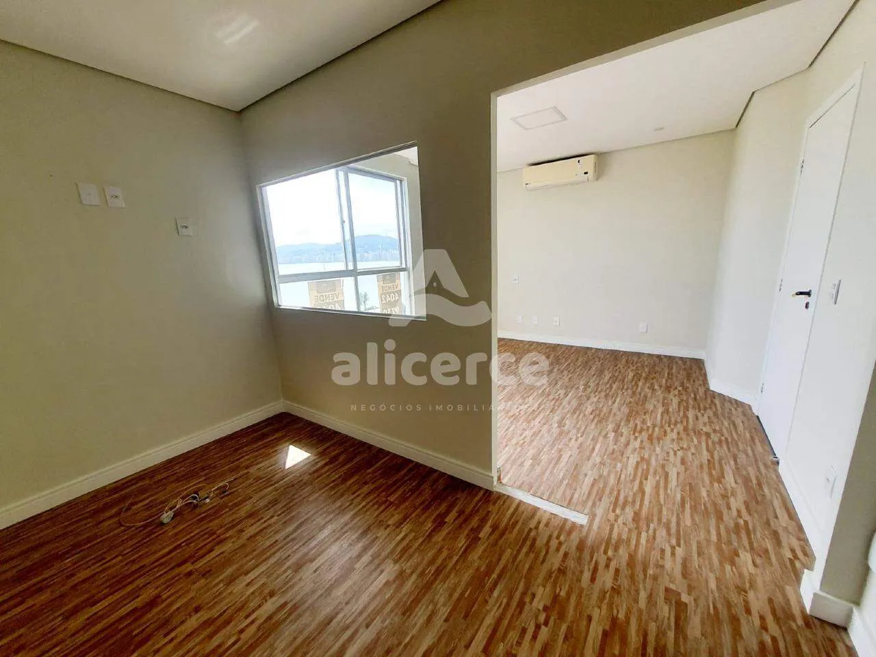 Imagem Sala Comercial à Venda no Estreito/Continental, Florianópolis/SC