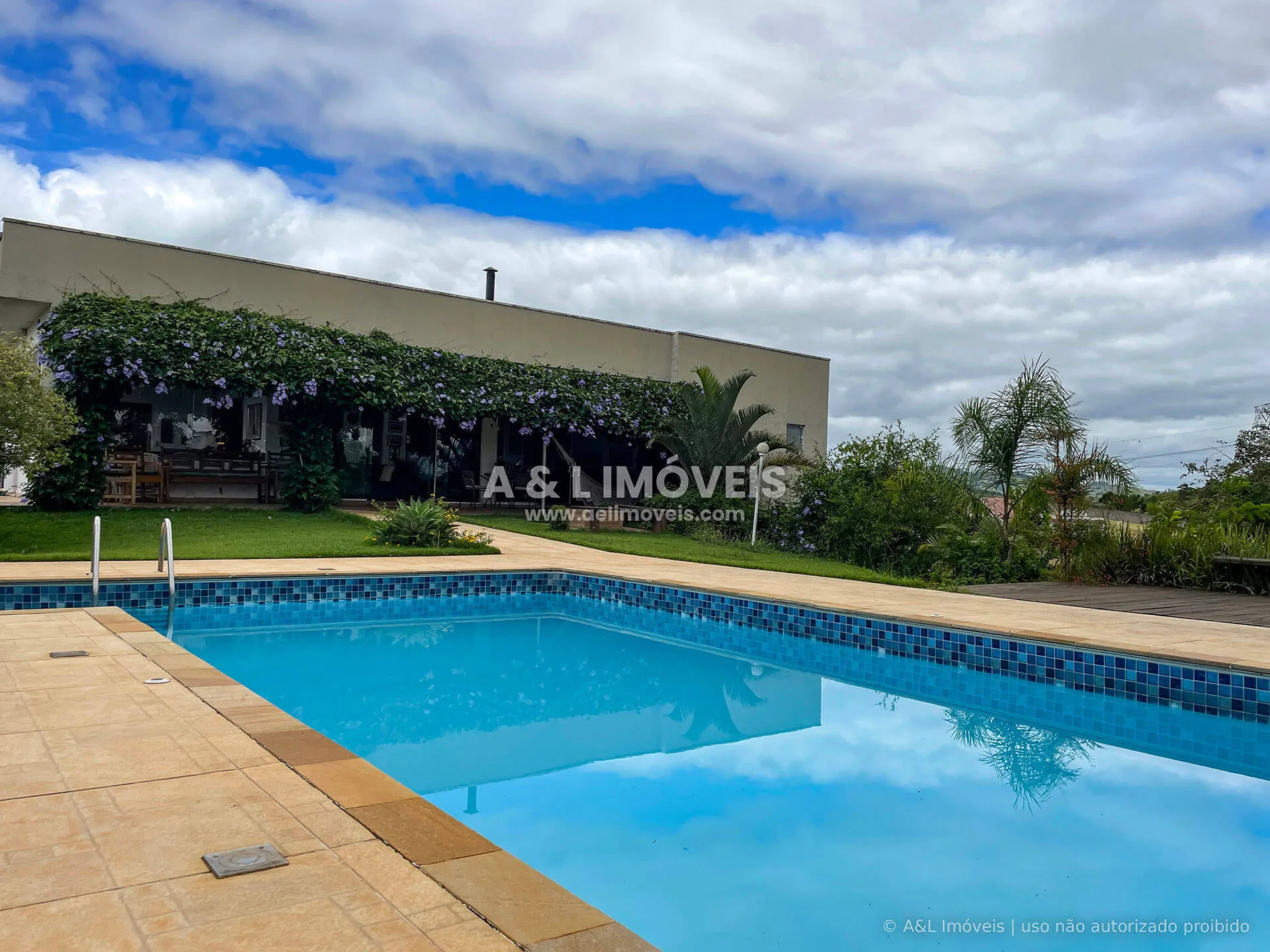 Imagem Casa à venda em Taubaté | 2.000 m², piscina e 2 anexos