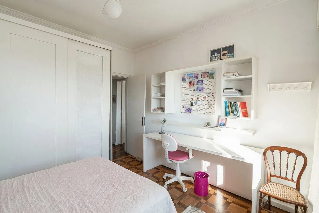 Imagem Vende-se apartamento com 3 quartos( 1 suíte), 160m² e 1 vaga - Independência
