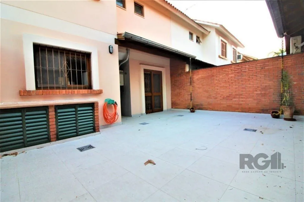 Imagem Casa em condomínio 111m² - 3 dormitórios sendo 1 suíte e 4 vagas no bairro Espirito Santo