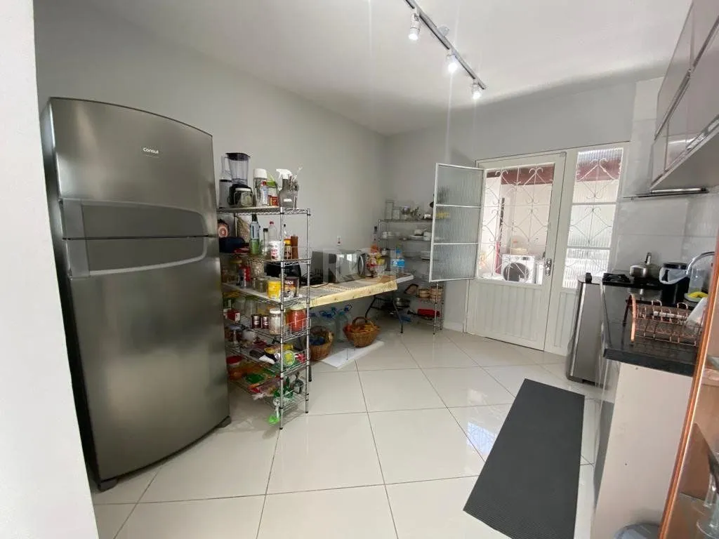Imagem casa - 4 dormitórios - 3 vagas - 170 m² - Menino Deus