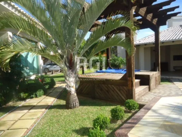 Imagem Casa para Venda - 320m², 4 dormitórios, sendo 2 suites, 3 vagas - Centro