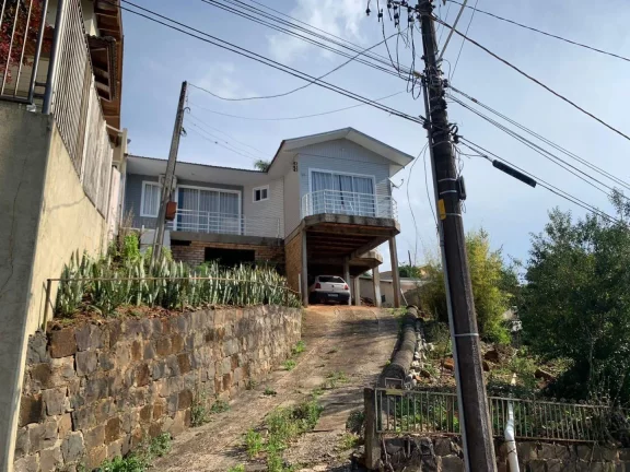 Imagem Casa para Venda em Concórdia, Centro, 3 dormitórios, 1 suíte, 2 banheiros