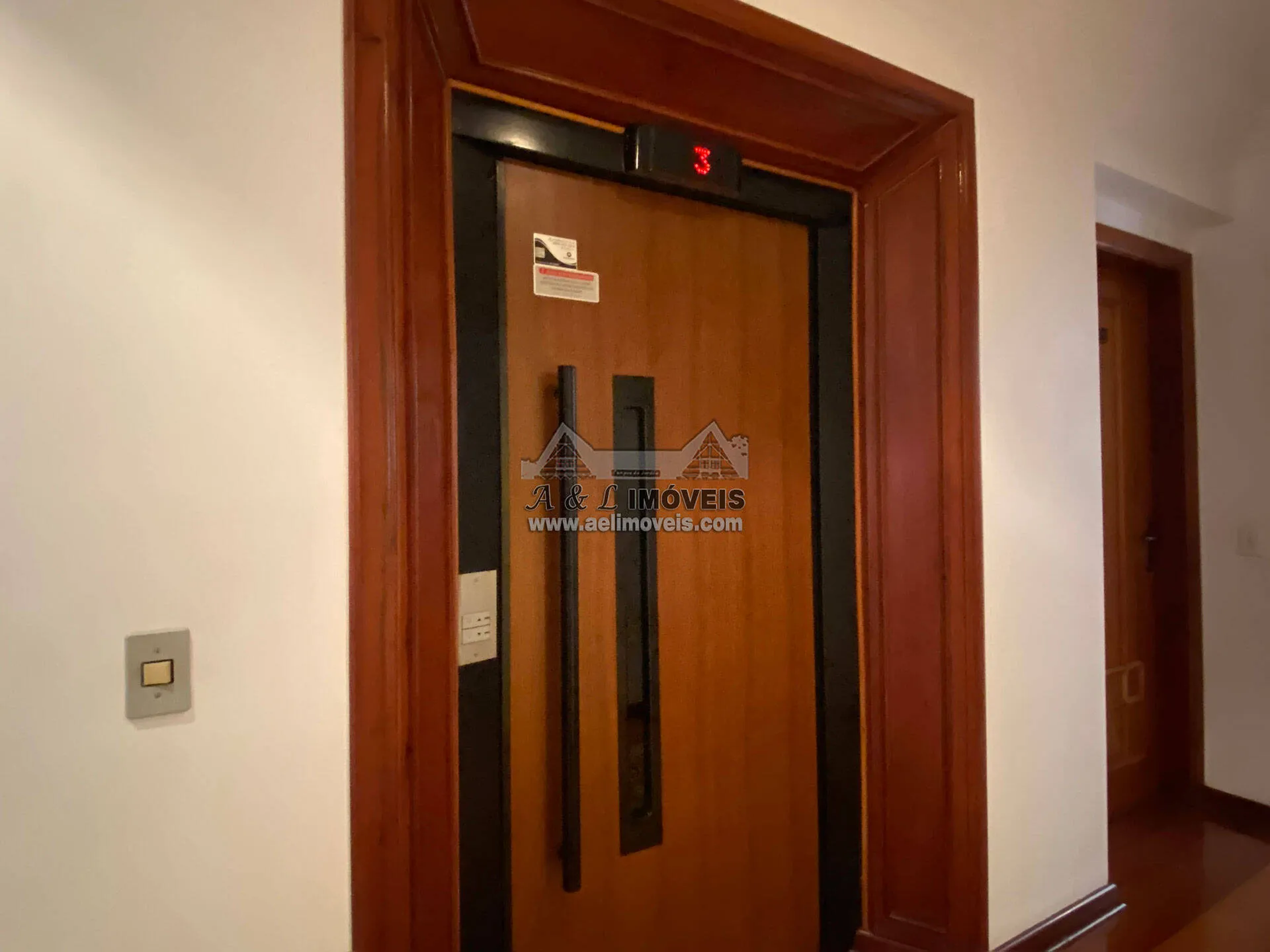 Imagem Apartamento à venda em Campos do Jordão - Com 3 suítes no Capivari