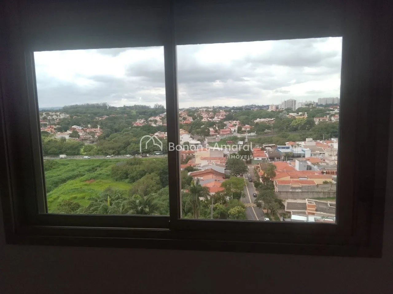 Imagem Duplex Amplo com 1 Suíte e 3 Vagas - 192 m²