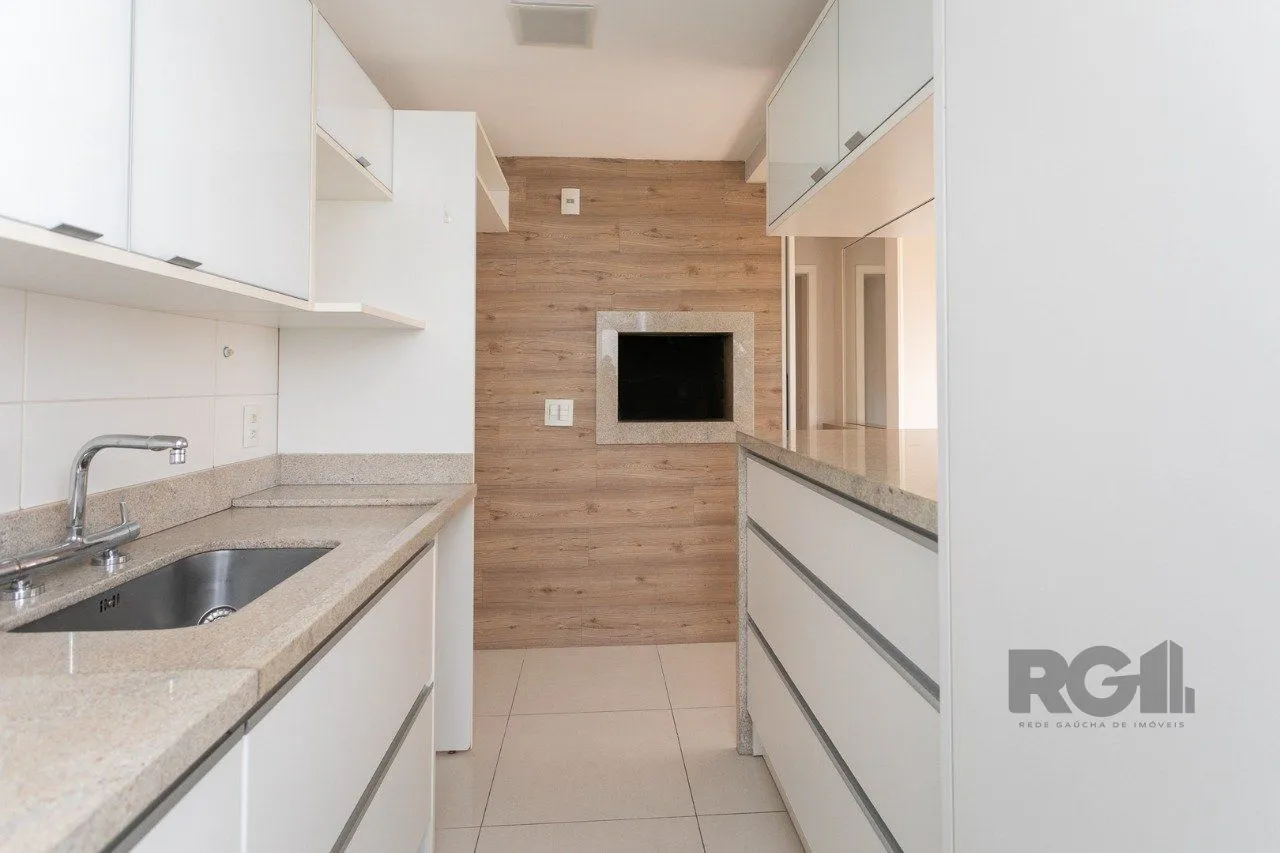 Imagem Apartamento semimobiliado e decorado no bairro Auxiliadora, com 91 m²