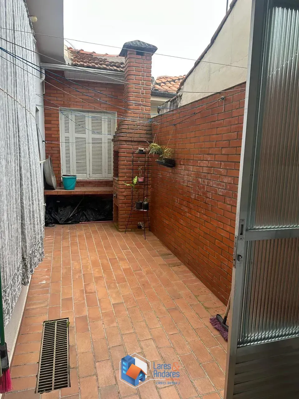 Imagem Sobrado para venda em Mirandópolis com 5 quartos, sendo 1 suíte, 140m²