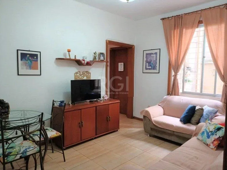 Imagem Apartamento no Menino Deus de 2 dormitórios e dependência térreo com pátio