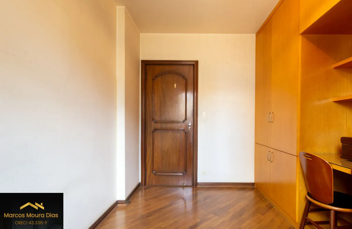 Imagem Apartamento em Perdizes com 4 Dormitórios ( 1 suíte) com 136m² e 2 Vagas. Edifício com Piscina e Portaria 24 hs