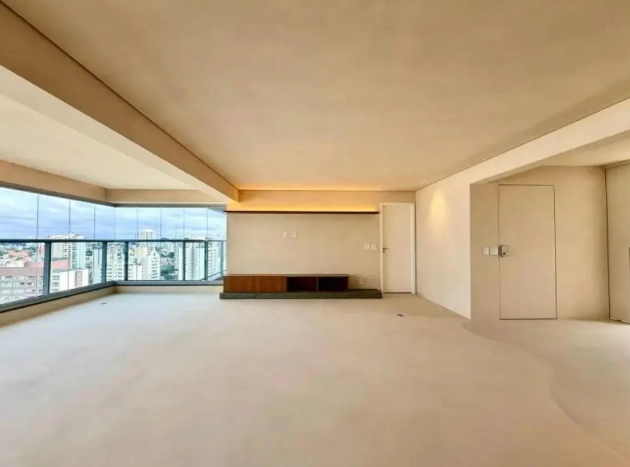 Imagem Apto com 184m² com 3 suítes e 3 vagas para Venda ou Locação na Vila Romana sem mobília