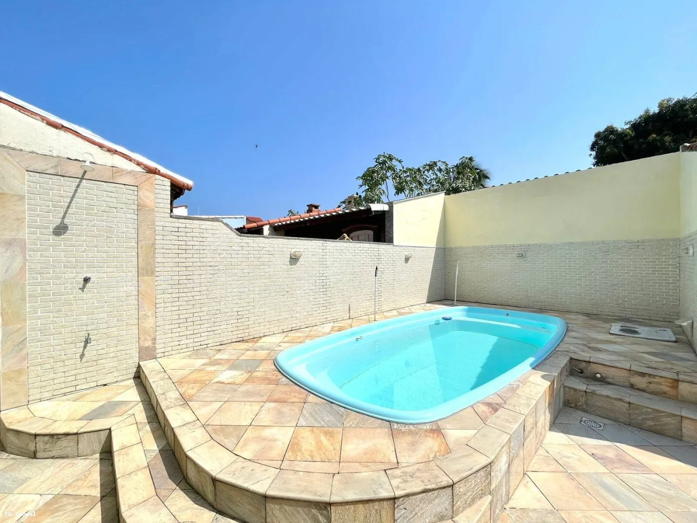 Imagem Casa para Venda em Araruama, Veneza (Praia Seca), 2 dormitórios, 2 suítes, 1 banheiro, 1 vaga