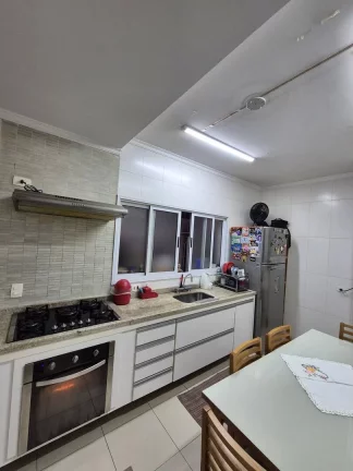 Imagem Sobrado em Villagio à Venda – 02 suítes e 02 vagas amplas - excelente local
