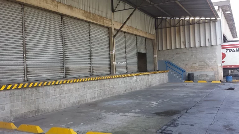 Imagem Galpão com 922m² para locação em Guarulhos - SP.