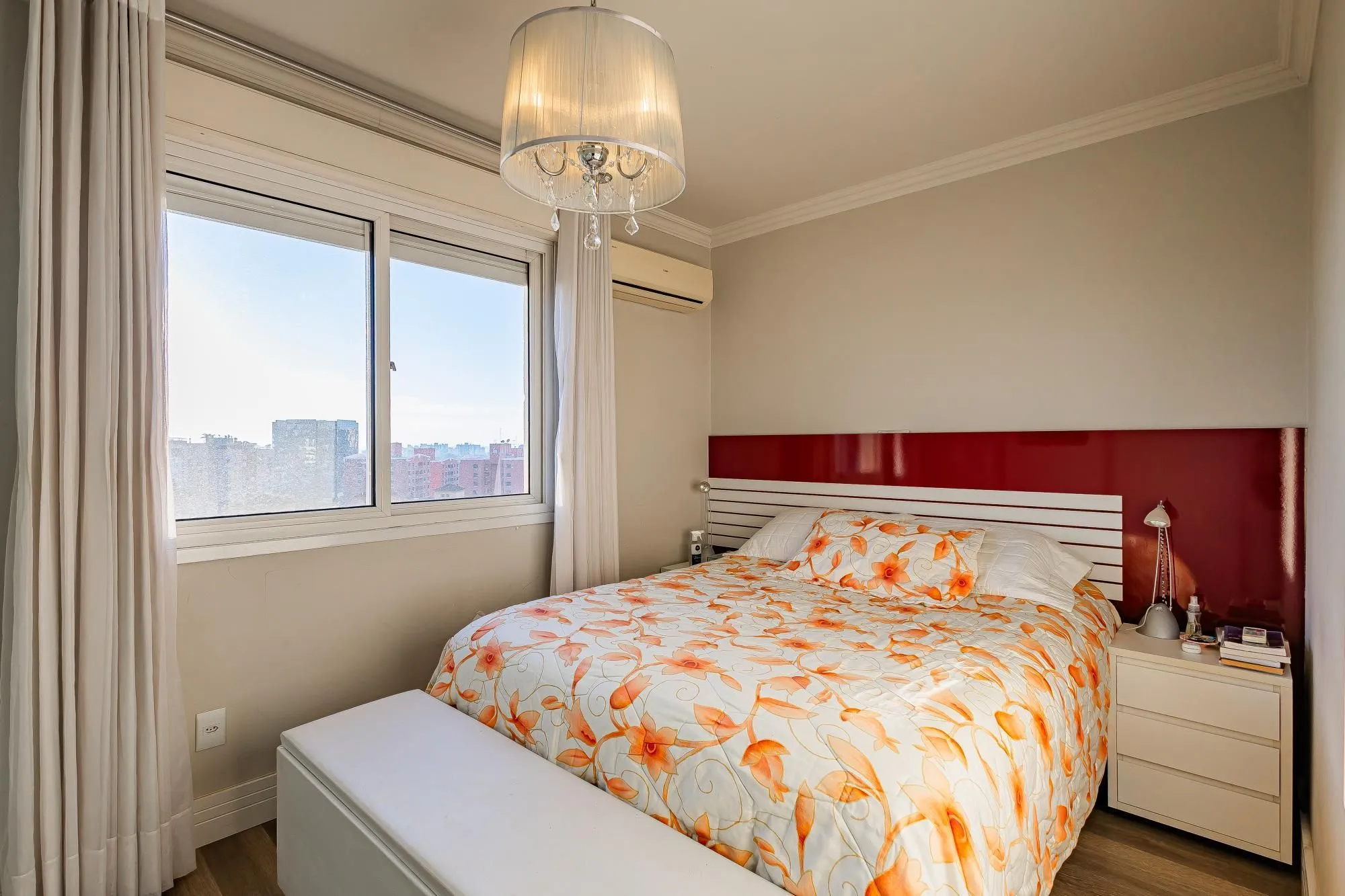 Imagem Apartamento de 97m² privativos com 3 dormitórios e 2 vagas