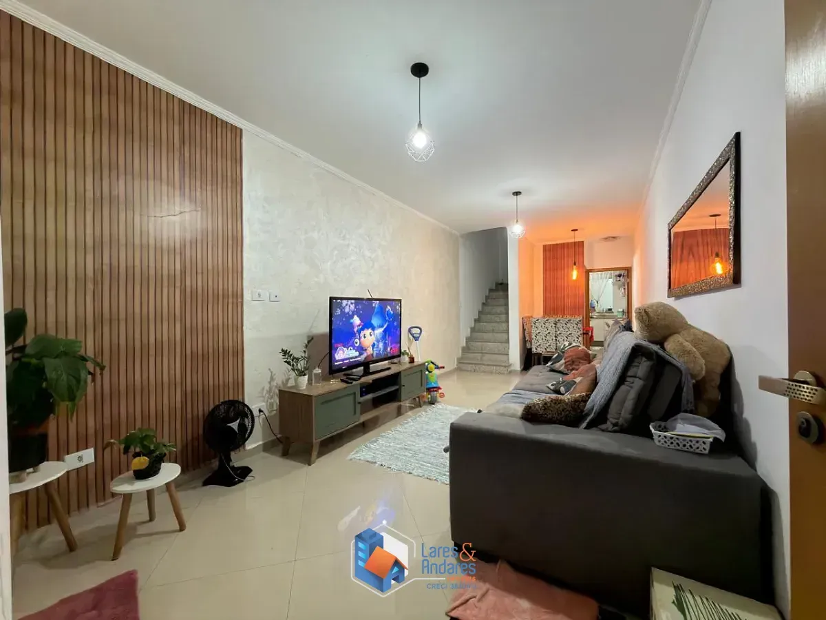 Foto do imóvel Sobrado para venda em Vila Nivi com 3 quartos, sendo 1 suíte, 84m² em Rua Caracaxá