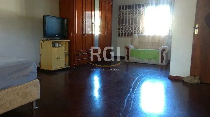 Imagem Casa para Venda - 300m², 4 dormitórios, 4 vagas - Nonoai