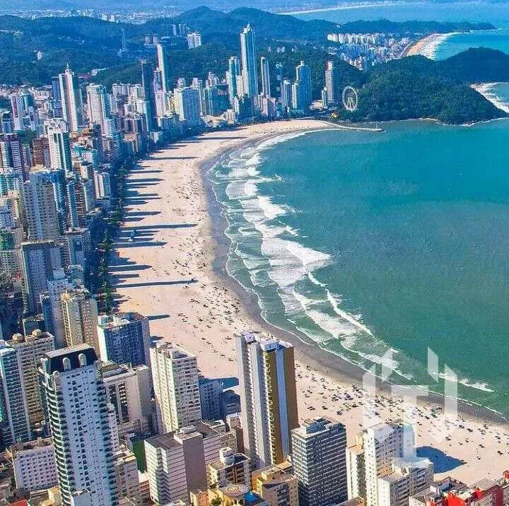 Imagem Terreno à venda em Balneário Camboriú, Centro, 791m2