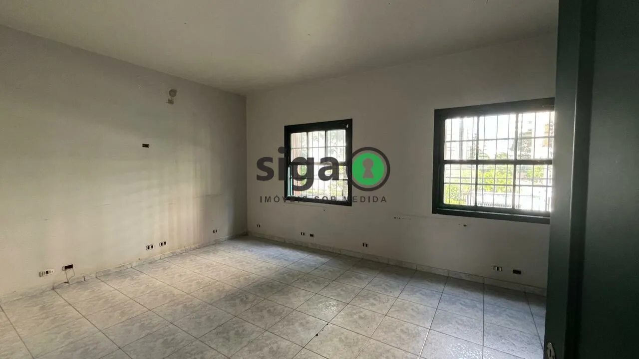 Imagem Casa Comercial em Ponto Estratégico de Indianópolis com 4 Vagas