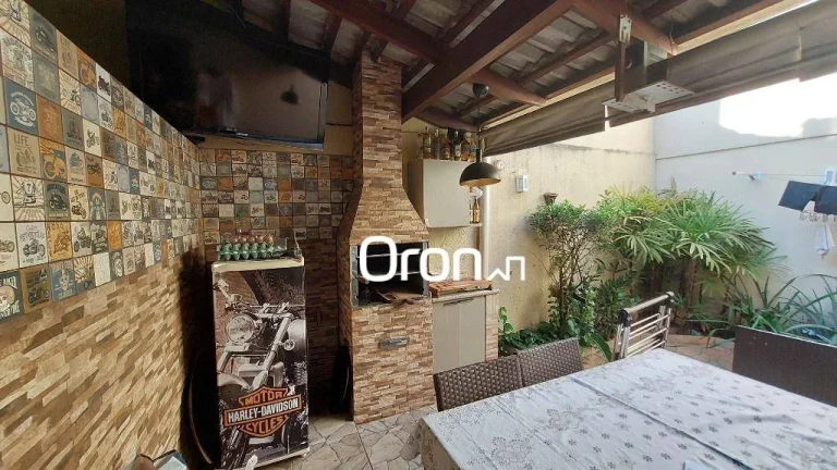 Imagem Sobrado com 3 dormitórios à venda, 145 m² por R$ 750.000,00 - Jardim Europa - Goiânia/GO