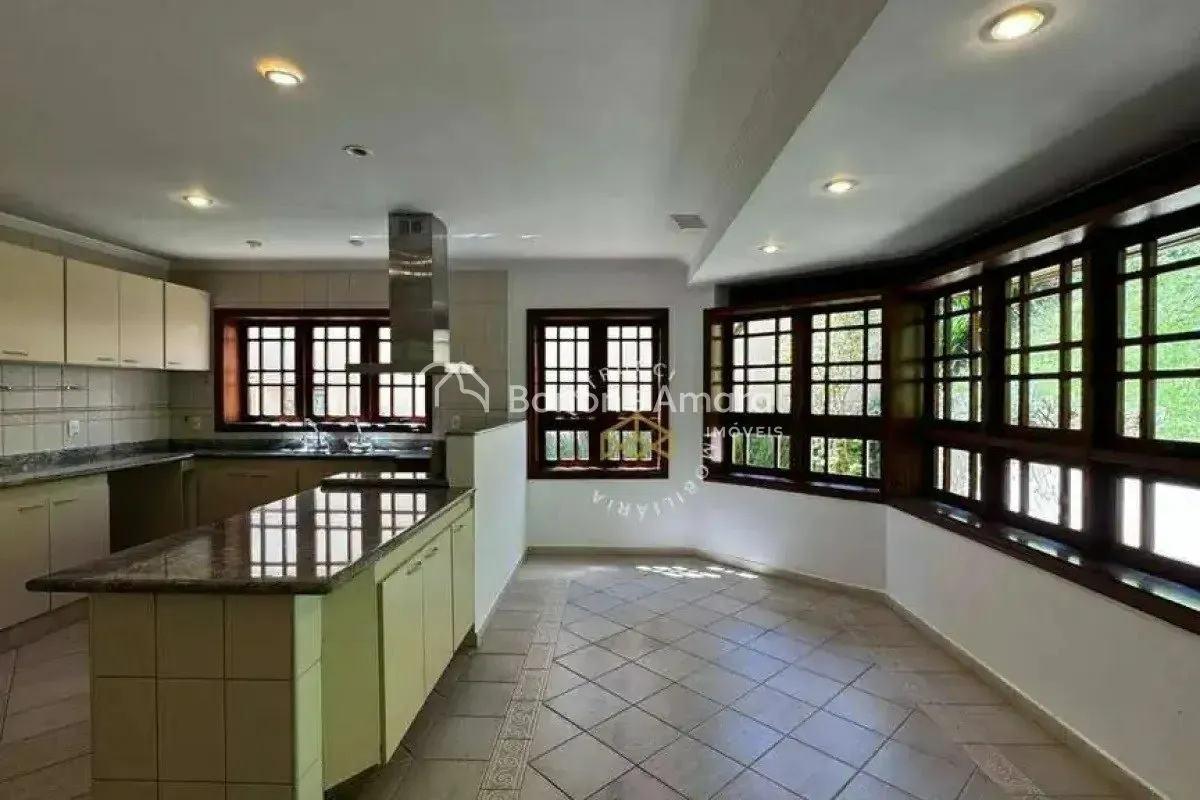 Imagem Casa em Condomínio à venda, 04 suítes, salas integradas, 393 m² Sítios Recreio Gramado