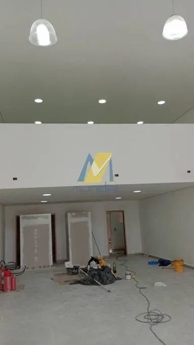 Imagem Galpão Comercial à Venda com 330m² na Rua Oratório - em Santo André
