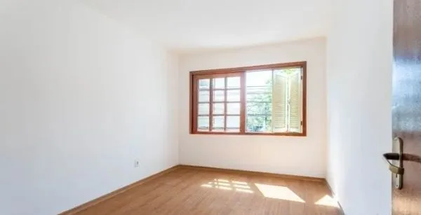 Imagem Apartamento no Petrópolis de 3 dormitórios e 2 vagas DESOCUPADO