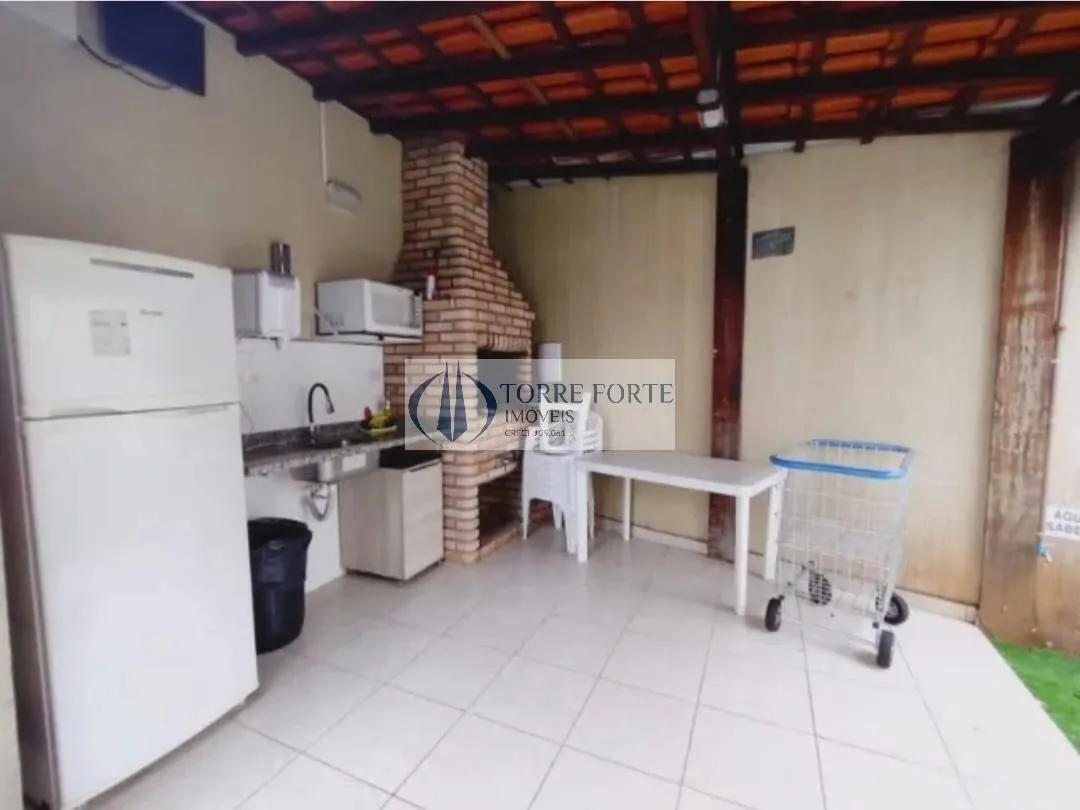 Imagem Sobrado em Condomínio Fechado com 2 Suítes e 2 Vagas na Vila Ema