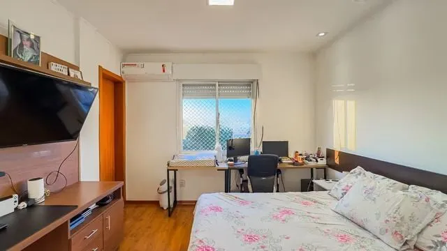 Imagem Apartamento Amplo com Suíte, Sacada Integrada e Vaga