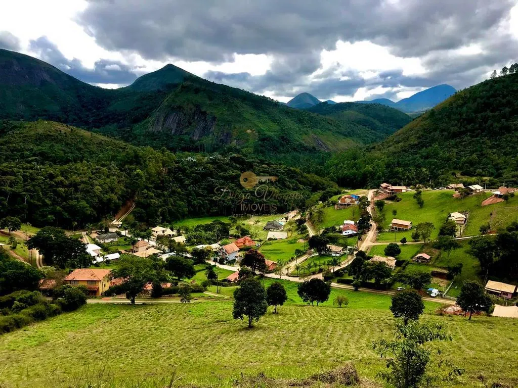 Imagem Terreno em Condomínio para Venda em Teresópolis / RJ no bairro Vale Alpino