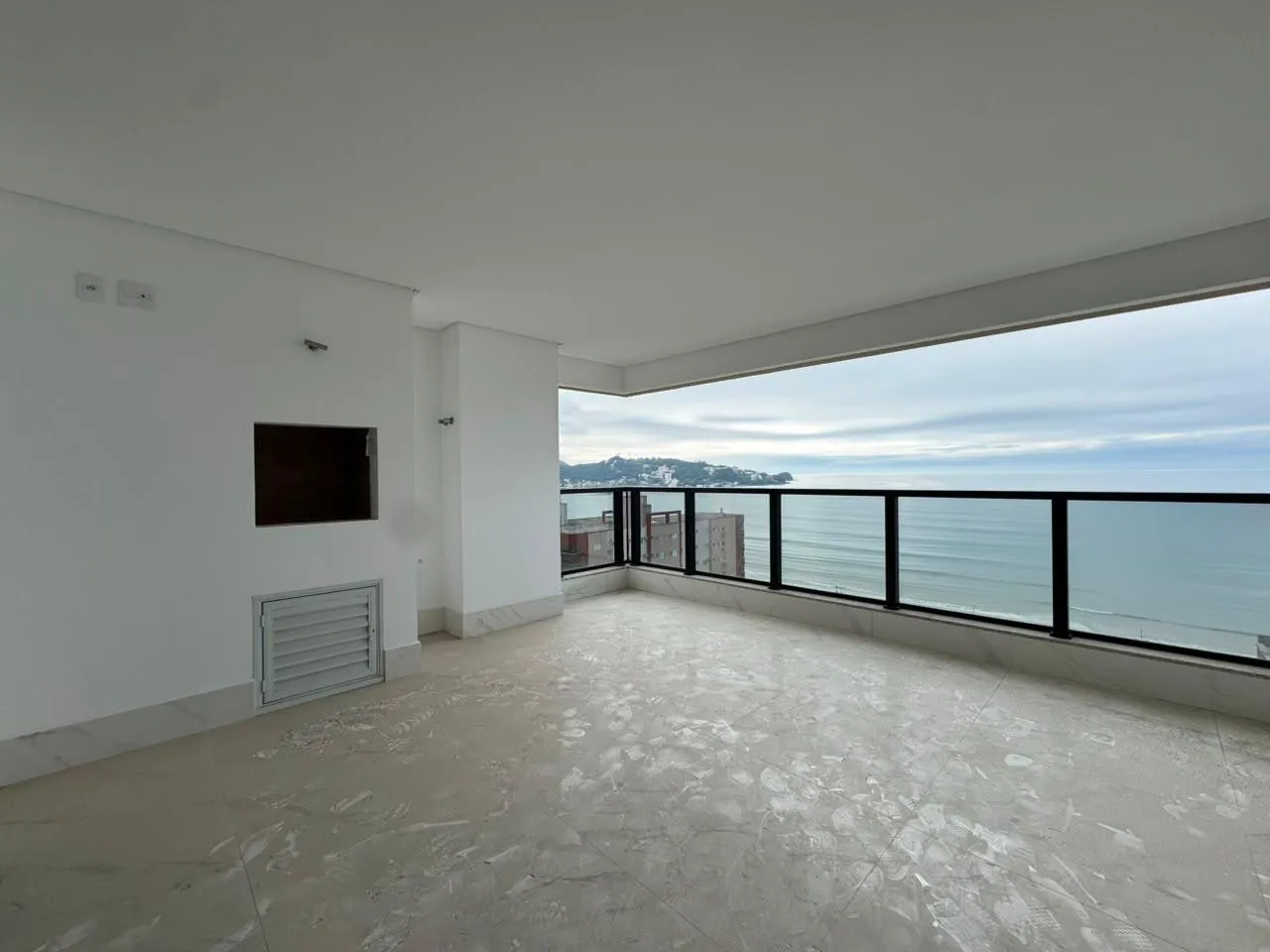 Imagem Apartamento com vista para o mar à venda com 208m2 por R$ 5.000.000,00