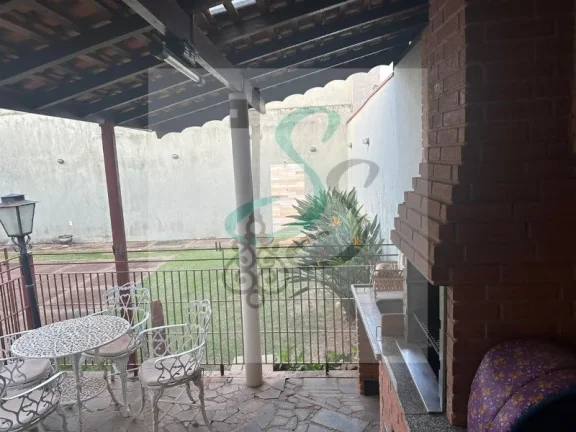Imagem Venda de casa em bolsão no Parque das Universidades, Campinas. Casa com 4 dormitórios sendo 2 suítes, sala de estar, sala de jantar, jardim de inver