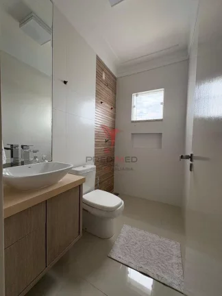 Imagem Luxuosa Casa em Tijucas, aceita financiamento bancário e imoveis! Pronta para Morar