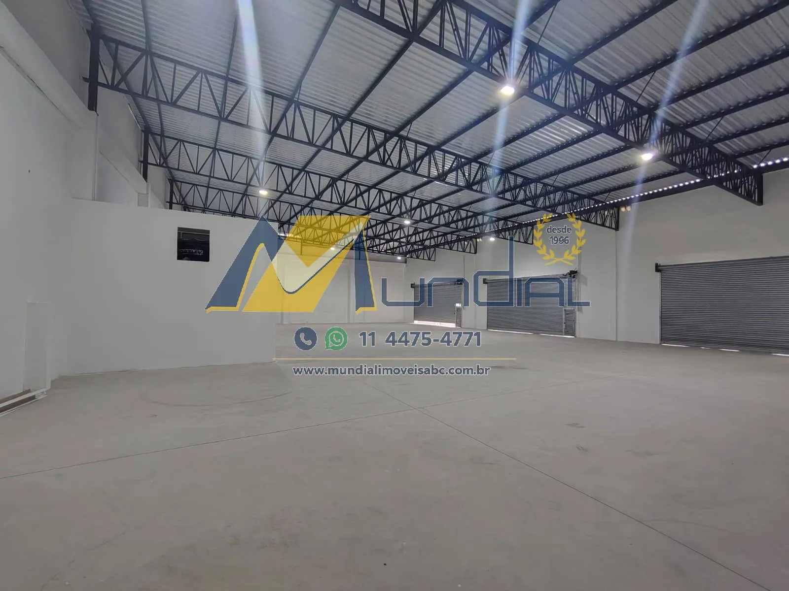 Imagem Salão Comercial de 198 m² na Vila Nogueira com Pé-Direito Alto